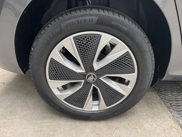 SKODA Kamiq (2025) — foto 5 van 16