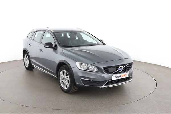 Volvo V60 (2017) — foto 14 van 16