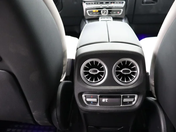 Mercedes-Benz G-Klasse (2023) — foto 16 van 30