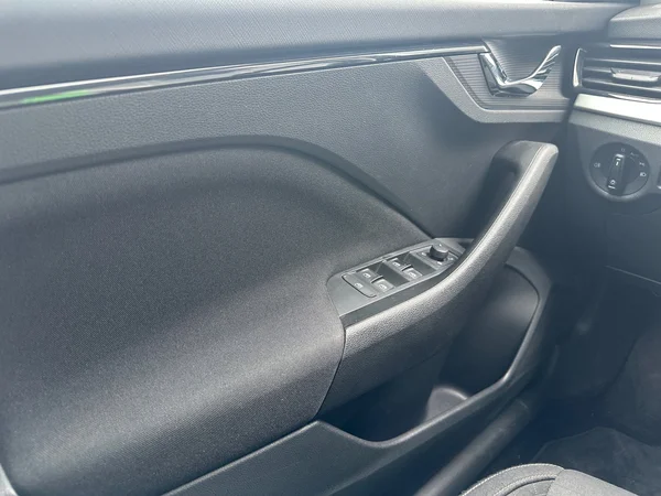 SKODA Kamiq (2021) — foto 4 van 24