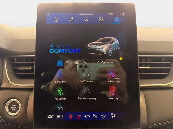 Renault Symbioz (2024) — foto 16 van 28