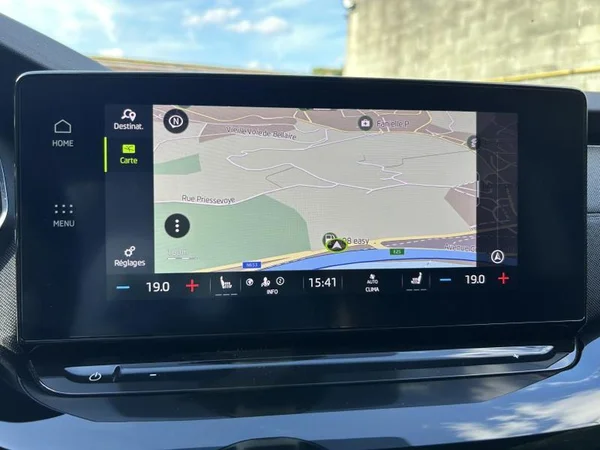 SKODA Octavia Combi Dsl (2021) — foto 9 van 41