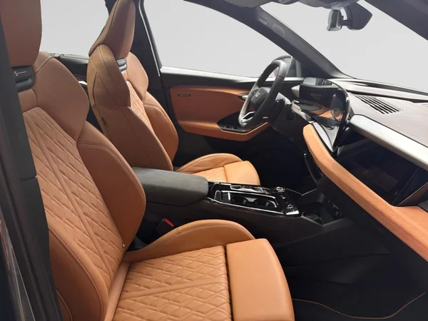 AUDI Q6 e-tron (2026) — foto 19 van 24