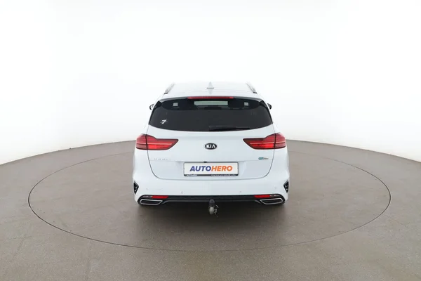 Kia cee'd (2020) — foto 11 van 16