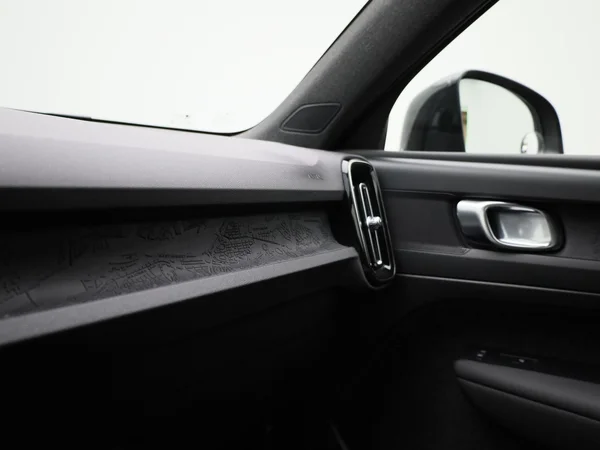 Volvo XC40 (2023) — foto 20 van 39