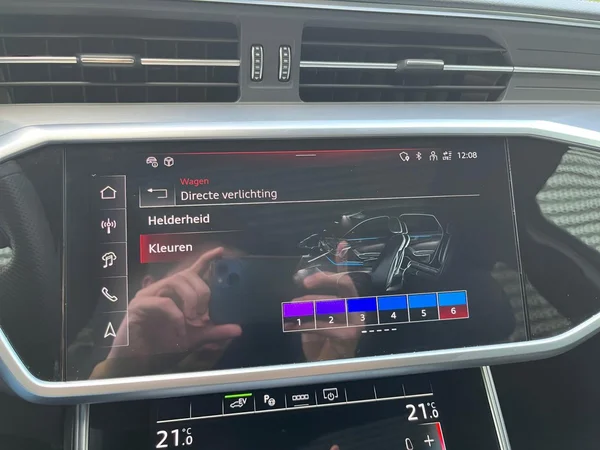 AUDI A6 Avant PHEV (2025) — foto 13 van 24