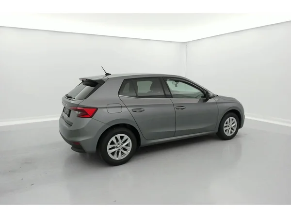 SKODA Fabia (2022) — foto 3 van 36