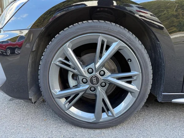 AUDI A3 Sportback (2023) — foto 3 van 15