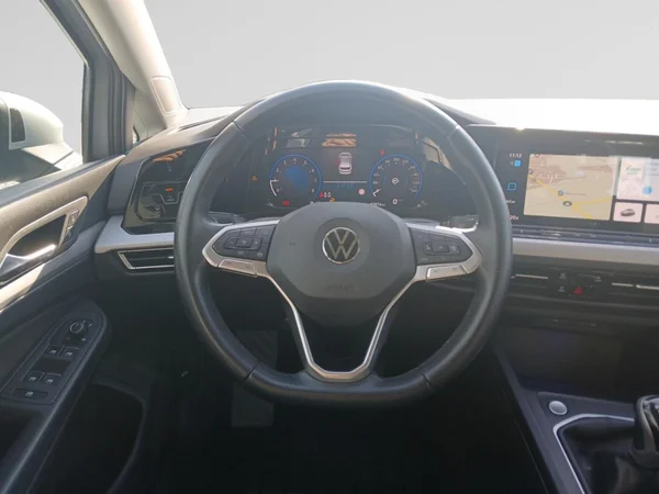 VOLKSWAGEN Golf VIII (2021) — foto 17 van 19