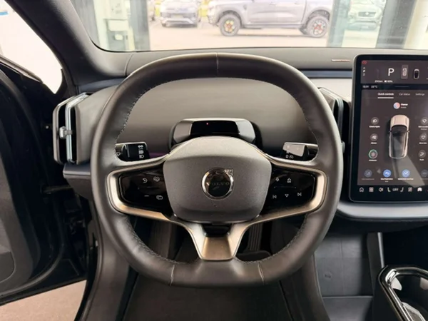 Volvo EX30 (2024) — foto 3 van 22