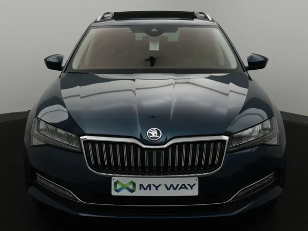 Škoda Superb (2024) — foto 12 van 34