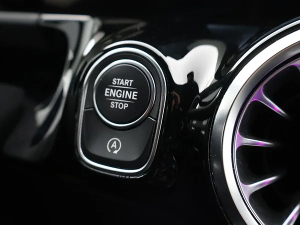 Mercedes-Benz GLA (2022) — foto 20 van 29