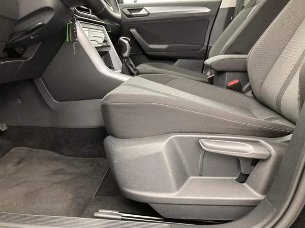 VOLKSWAGEN T-Roc (2024) — foto 17 van 36