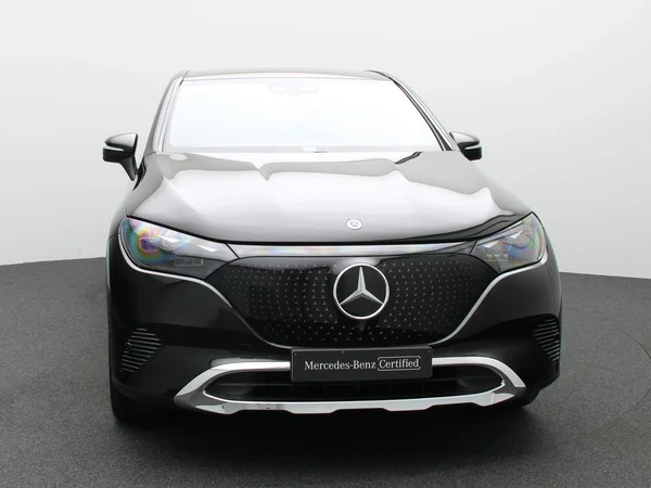 Mercedes-Benz EQE (2023) — foto 21 van 27