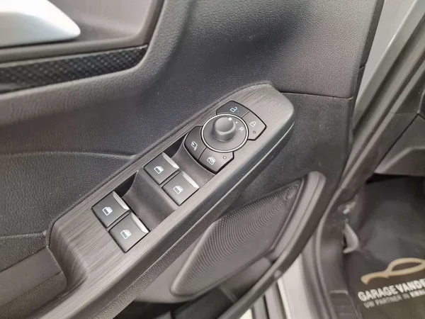 Ford Kuga (2023) — foto 2 van 13