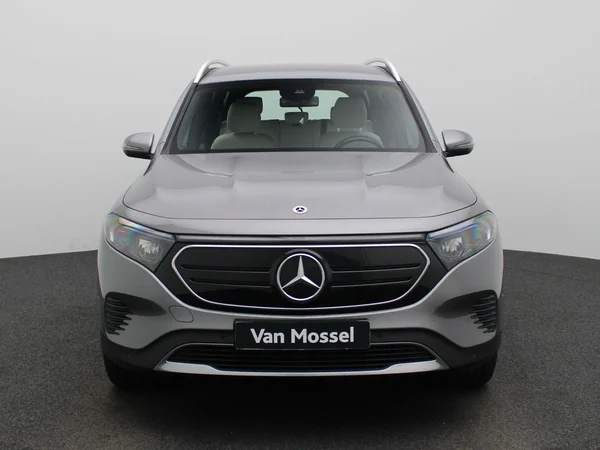 Mercedes-Benz EQB (2022) — foto 23 van 48