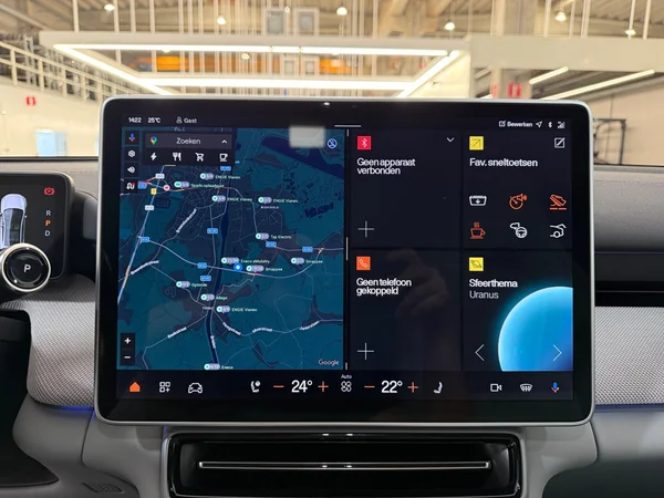 Polestar 4 (2025) — foto 14 van 32