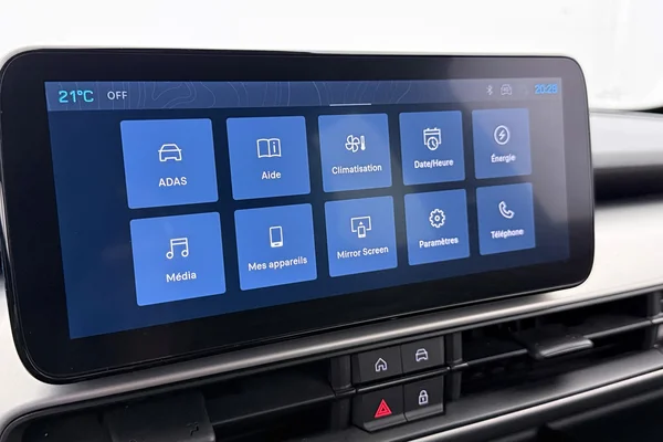 Jeep E-Avenger (2025) — foto 18 van 38
