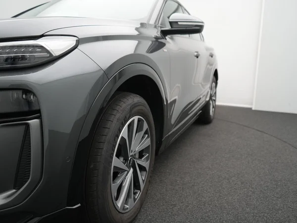 AUDI Q6 Sportback e-tron (2025) — foto 29 van 32