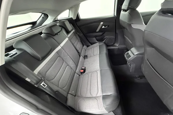 Citroen C4 (2024) — foto 2 van 30