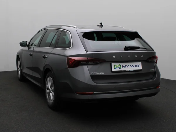 SKODA Octavia Combi (2024) — foto 8 van 32