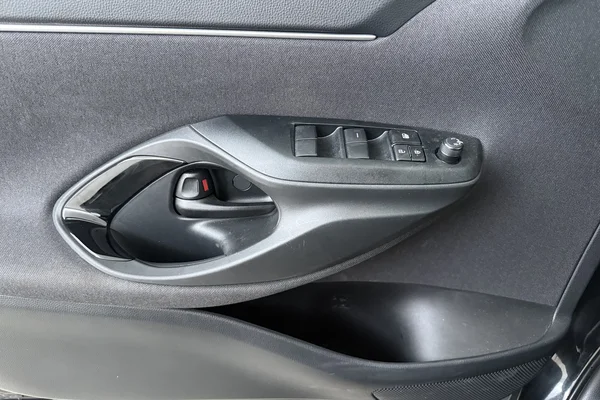 Toyota Yaris Cross Hybrid (HEV) (2025) — foto 8 van 18