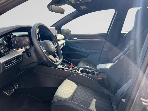 VOLKSWAGEN Golf VIII (2025) — foto 15 van 24