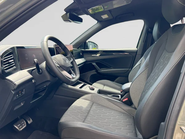 VOLKSWAGEN Tiguan (2025) — foto 11 van 24