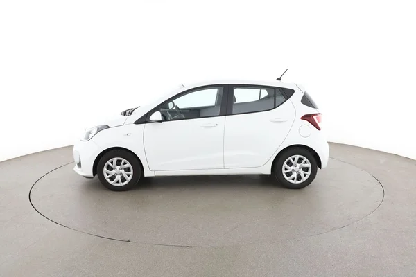 Hyundai i10 (2019) — foto 9 van 16