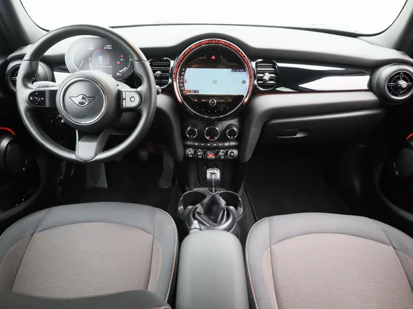 MINI Cooper (2022) — foto 2 van 40