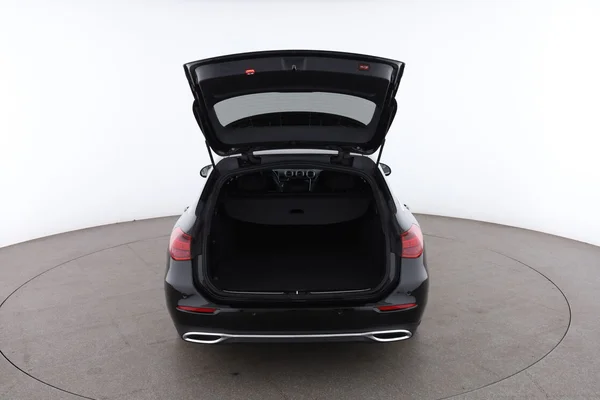 Mercedes-Benz C-Klasse (2024) — foto 7 van 16