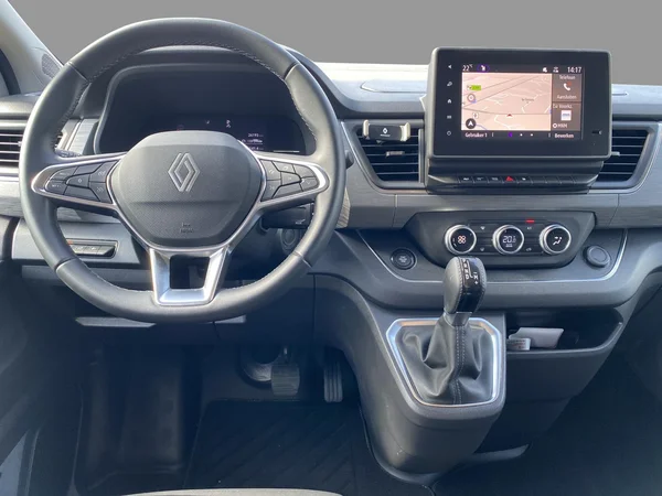 Renault Trafic (2024) — foto 3 van 20