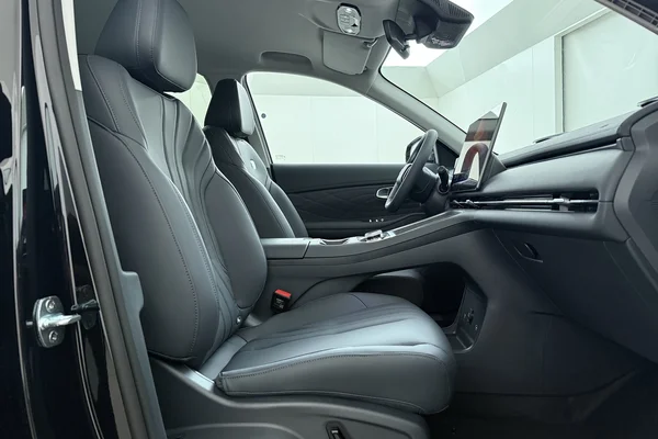 GEELY Starray EM-i (PHEV) (2026) — foto 16 van 18