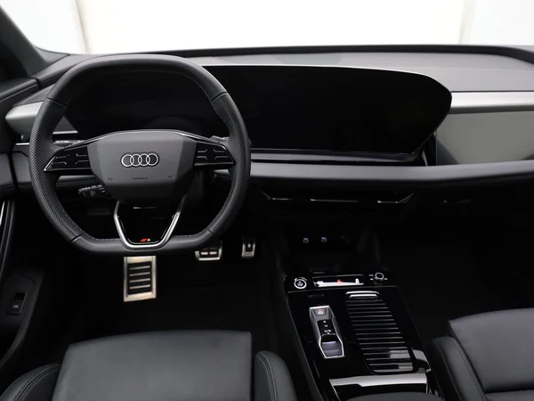 AUDI Q6 e-tron (2024) — foto 6 van 20