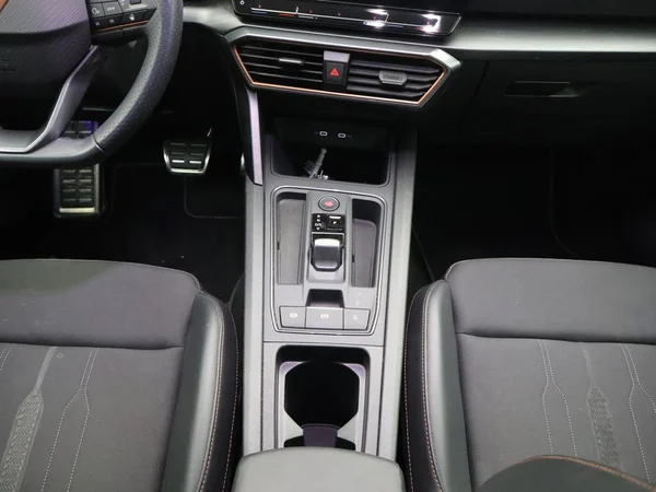 CUPRA Leon ST e-Hybrid (PHEV) (2024) — foto 18 van 29