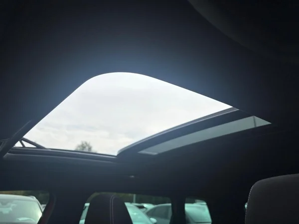 SKODA Karoq (2023) — foto 20 van 21
