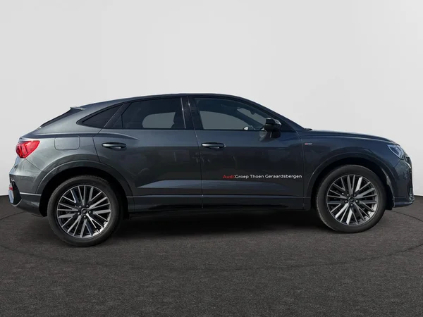 AUDI Q3 Sportback (2024) — foto 23 van 24