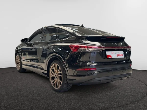AUDI Q4 Sportback e-tron (2024) — foto 9 van 16
