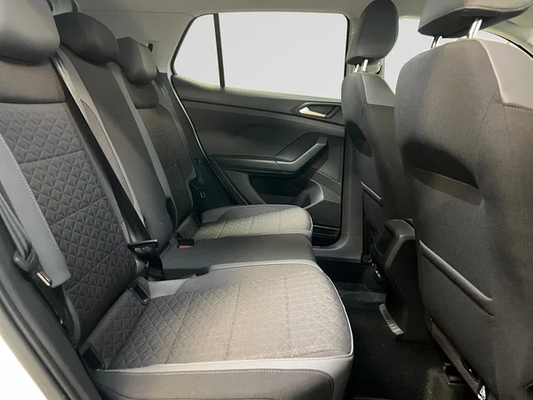 VOLKSWAGEN T-Cross (2023) — foto 6 van 20
