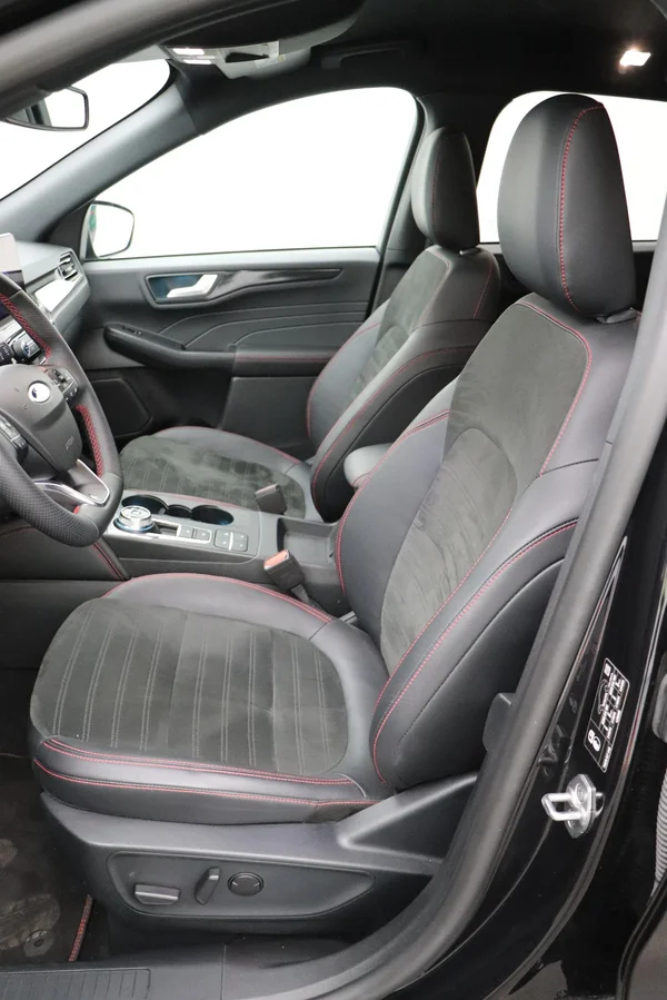 Ford Kuga (2023) — foto 6 van 29