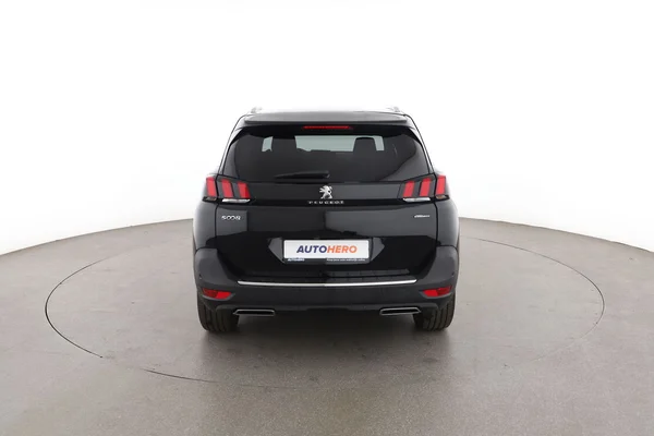 Peugeot 5008 (2020) — foto 11 van 16
