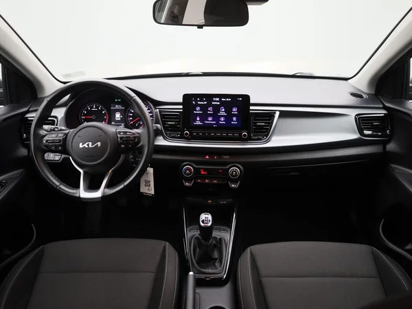 Kia Rio (2023) — foto 29 van 37