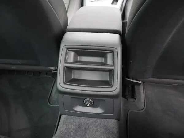 Audi A4 (2022) — foto 14 van 28