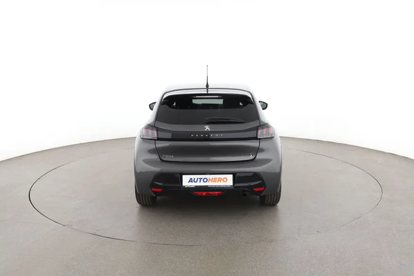 Peugeot 208 (2022) — foto 11 van 16