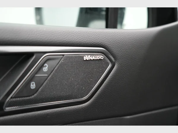 VOLKSWAGEN Tiguan Allspace (2018) — foto 3 van 32