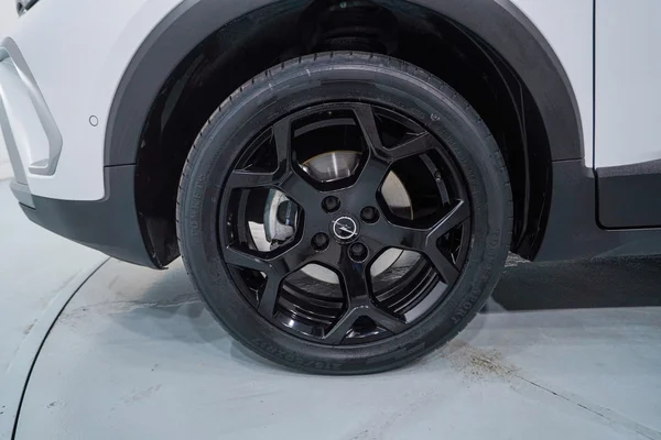 Opel Crossland (2021) — foto 2 van 64