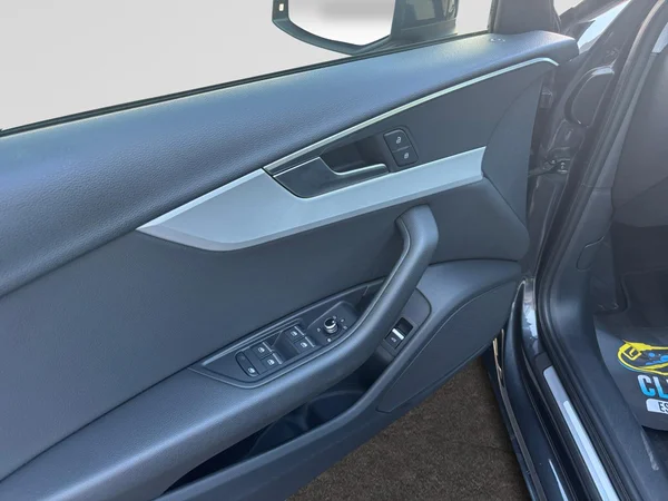 AUDI A4 (2019) — foto 16 van 21