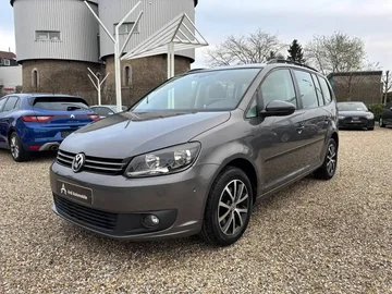 Volkswagen Touran 3c8d1f38-63bc-494c-888b-4e97a3b564ea