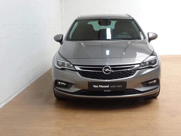 Opel Astra (2017) — foto 19 van 20