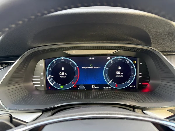 SKODA Octavia Combi (2024) — foto 22 van 22